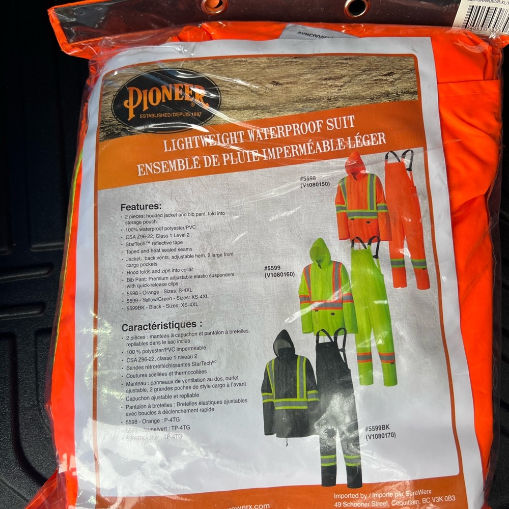Pioneer High-Visibility Waterproof work suit in Orange